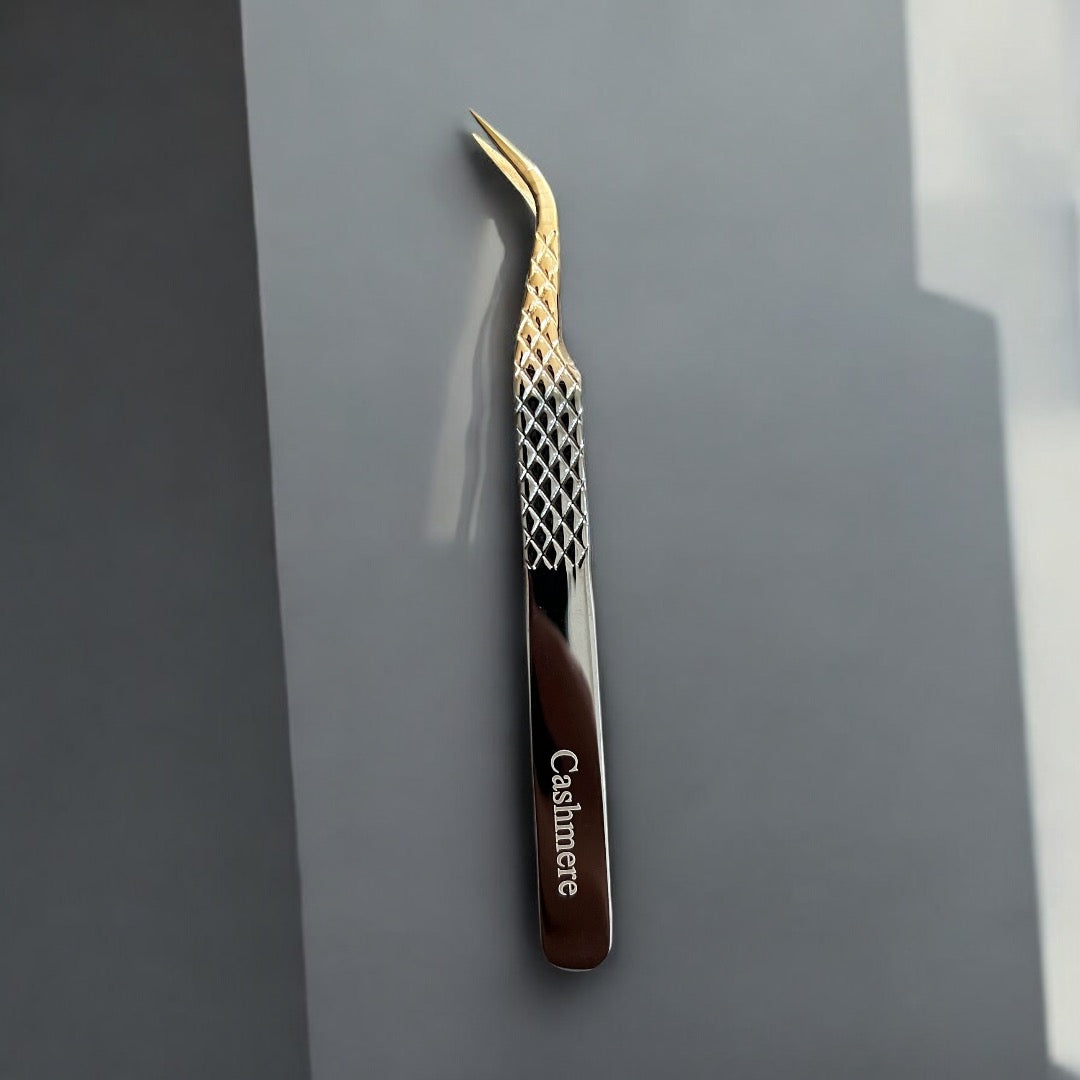 Cashmere Black/Gold Lash tweezers