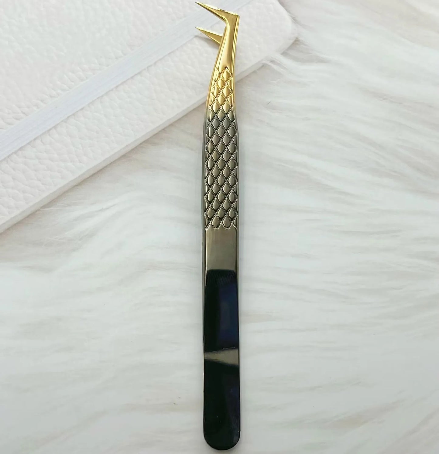 Cashmere Black/Gold Lash tweezers