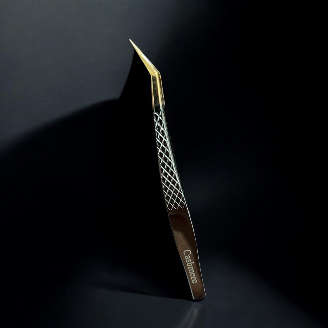 Cashmere Black/Gold Lash tweezers